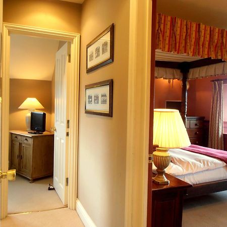 The Hunters Rest Inn Clutton Room photo